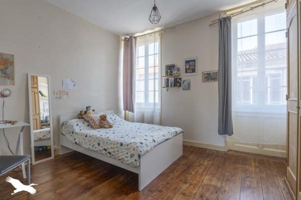 Maison à vendre |  Mirambeau |  11 pièces | 180 m²