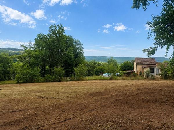 Beau terrain St Cyprien 7600 m²