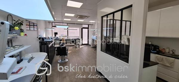 Local commercial de 80,11 m²