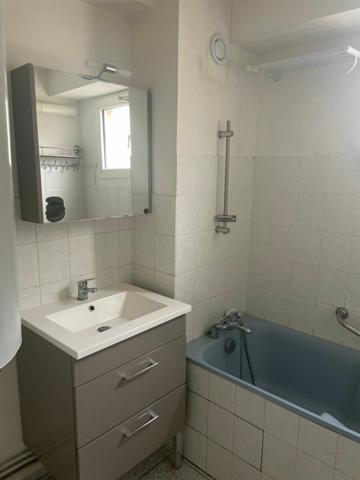 Appartement à louer    3 pièces • 58 m2 Cosne-Cours-sur-Loire