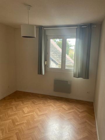 Appartement à louer    3 pièces • 58 m2 Cosne-Cours-sur-Loire