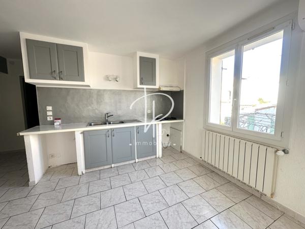 La Fare-les-Oliviers (13580) APPARTEMENT T4 - 72 m2 - Balcon - Garage - Cave