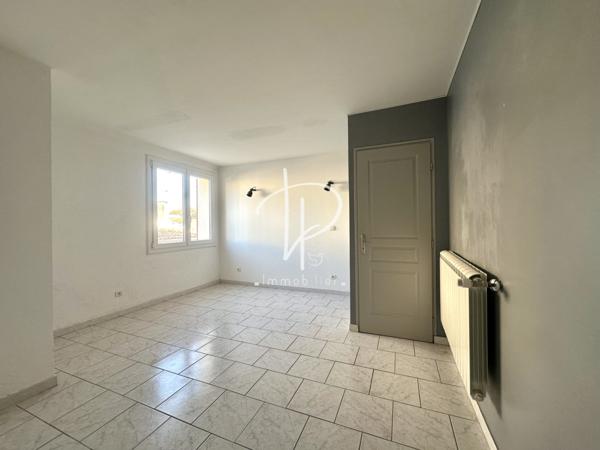La Fare-les-Oliviers (13580) APPARTEMENT T4 - 72 m2 - Balcon - Garage - Cave