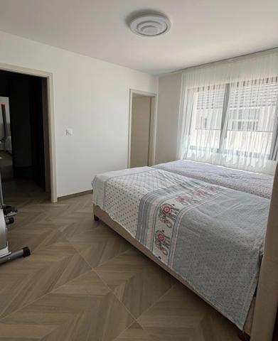 Maison contemporaine neuve à vendre (AHUY -159m² habitable - 650m² de terrain)