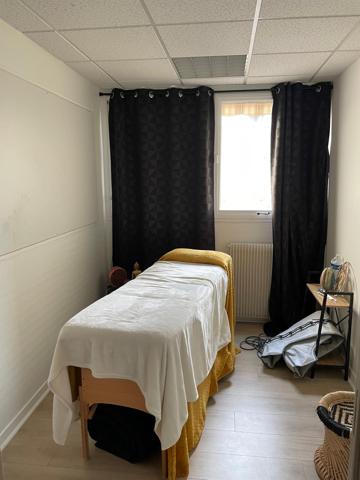 Bureau
         6 pièces
        - 157 m² Exclusivité