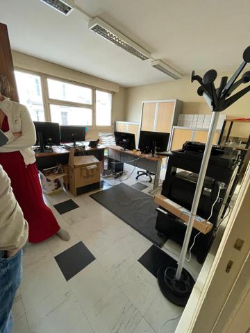 Bureau
         6 pièces
        - 157 m² Exclusivité