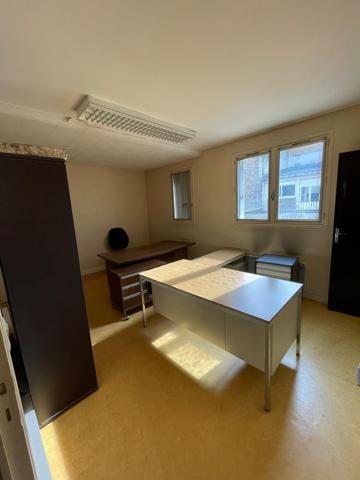 Bureau
         6 pièces
        - 157 m² Exclusivité
