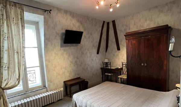 Propriété à vendre 21 pièces CARCASSONNE (11) 18 chambres, 1340 m², 2 hangars 668 m², parking, jardin 350 m²