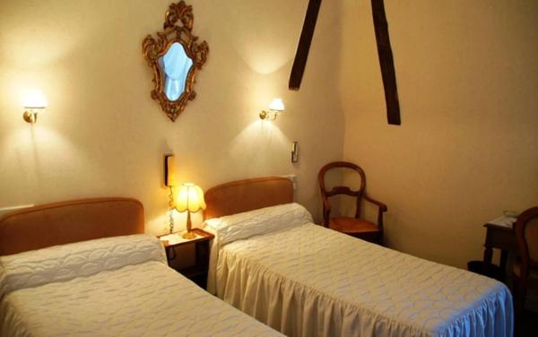 Propriété à vendre 21 pièces CARCASSONNE (11) 18 chambres, 1340 m², 2 hangars 668 m², parking, jardin 350 m²