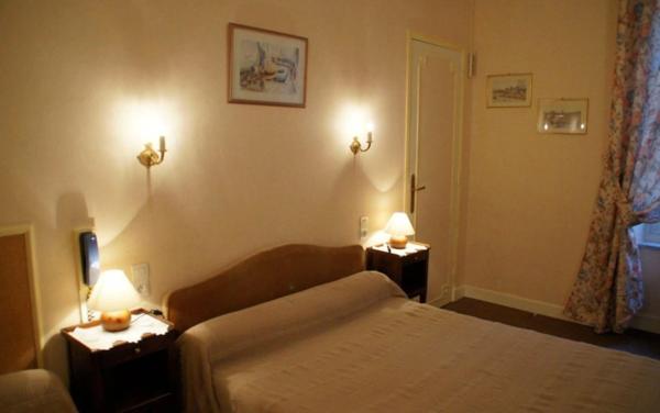 Propriété à vendre 21 pièces CARCASSONNE (11) 18 chambres, 1340 m², 2 hangars 668 m², parking, jardin 350 m²