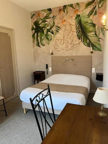Propriété à vendre 21 pièces CARCASSONNE (11) 18 chambres, 1340 m², 2 hangars 668 m², parking, jardin 350 m²