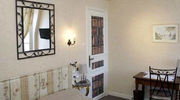 Propriété à vendre 21 pièces CARCASSONNE (11) 18 chambres, 1340 m², 2 hangars 668 m², parking, jardin 350 m²