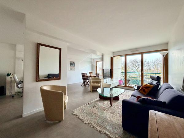 Meudon Bellevue - 78 m² avec balcon, vue dégagée sur Paris, DPE C - Résidence arborée