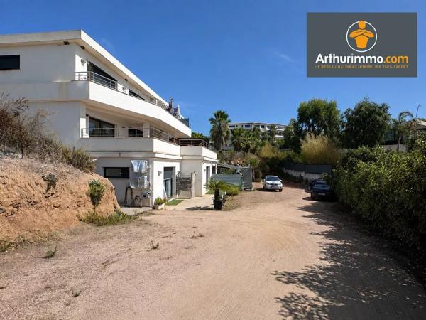 Vente                                                      Appartement
                        
                     3 pièces                      111 m2                     à Grosseto-Prugna