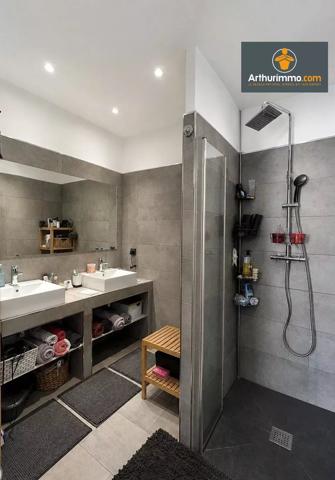 Vente                                                      Appartement
                        
                     3 pièces                      111 m2                     à Grosseto-Prugna