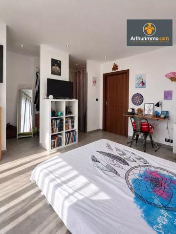Vente                                                      Appartement
                        
                     3 pièces                      111 m2                     à Grosseto-Prugna