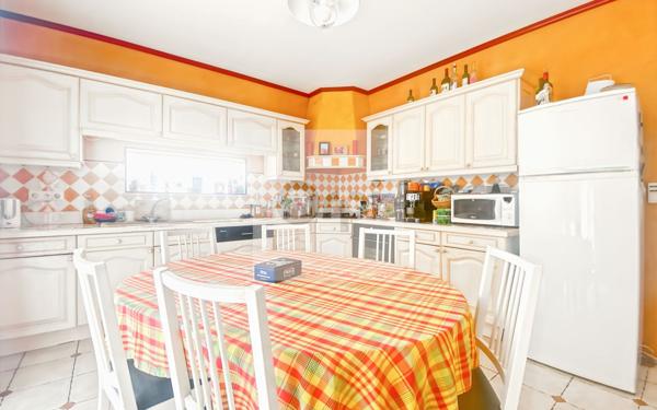 Maison à vendre    8 pièces •  Argenteuil