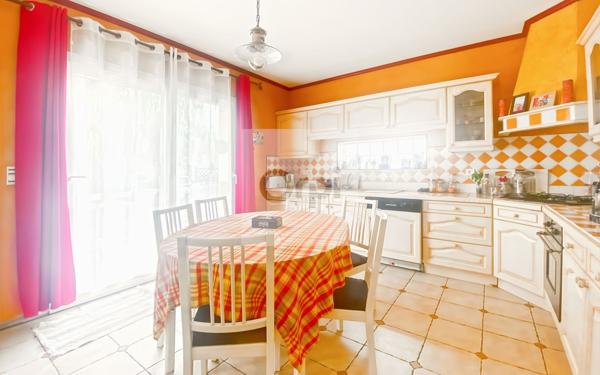 Maison à vendre    8 pièces •  Argenteuil