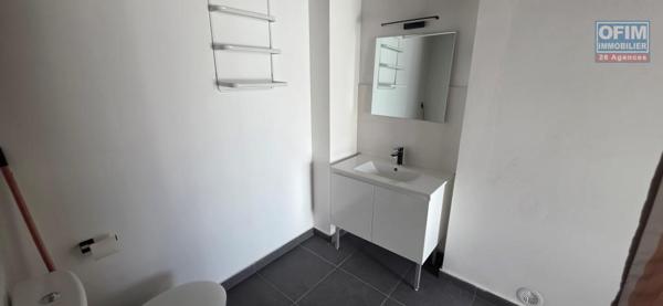 A louer studios neufs pour étudiants, MEUBLE, EQUIPE ET AMENAGE, Haut de gamme le Tampon centre ville