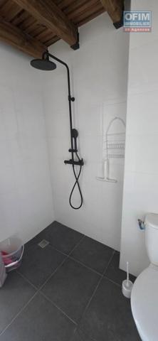 A louer studios neufs pour étudiants, MEUBLE, EQUIPE ET AMENAGE, Haut de gamme le Tampon centre ville