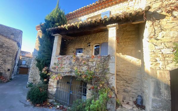 Maison à vendre    4 pièces •  Barjac