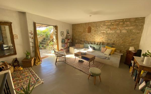 Maison à vendre    4 pièces •  Barjac