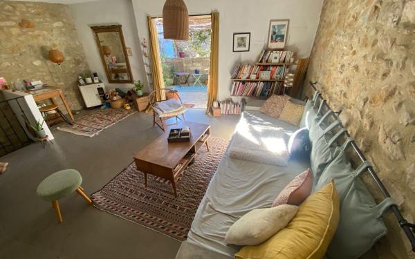 Maison à vendre    4 pièces •  Barjac