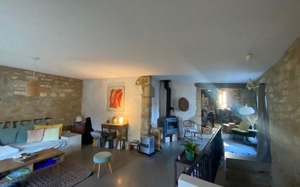 Maison à vendre    4 pièces •  Barjac