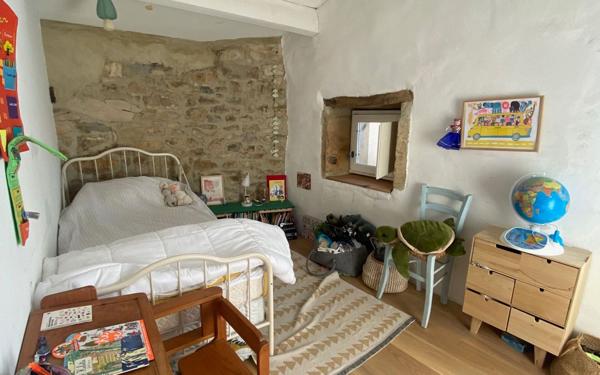 Maison à vendre    4 pièces •  Barjac