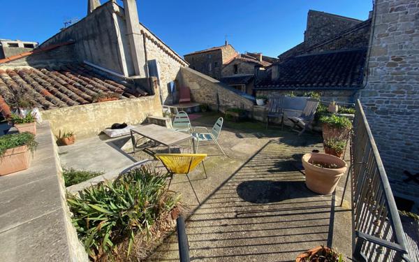 Maison à vendre    4 pièces •  Barjac