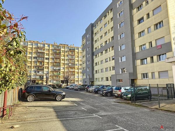 Appartement à ECHIROLLES, 38130 - 4 pièces 73m²