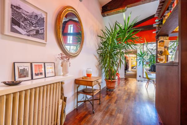 Bureau 7 pièces - 211 m²