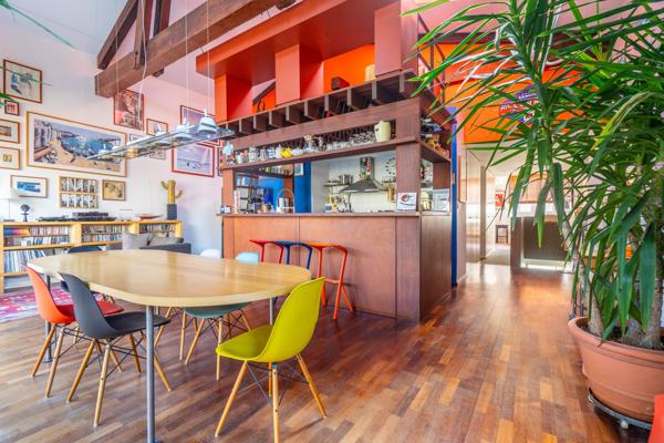 Bureau 7 pièces - 211 m²