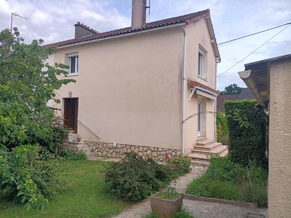 Vente maison de ville Chauvigny (86300), 80.00m² avec 5 pièce(s) dont 3 chambre(s) sur 750.00m² de terrain. La Bruyere Immobilier