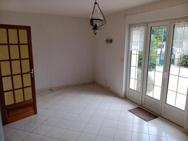Vente maison de ville Chauvigny (86300), 80.00m² avec 5 pièce(s) dont 3 chambre(s) sur 750.00m² de terrain. La Bruyere Immobilier