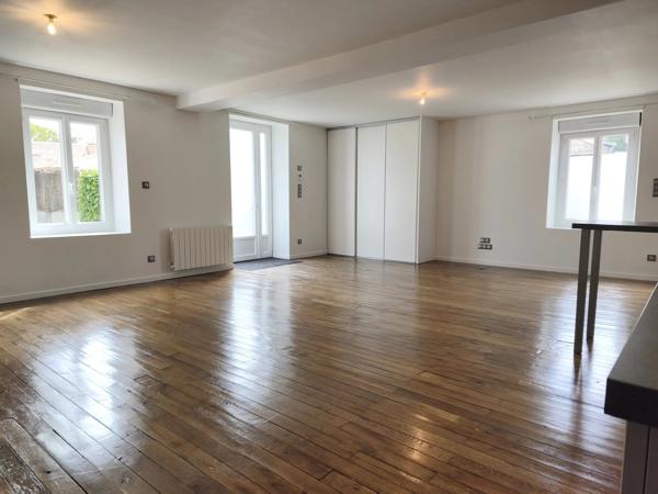 MAISON A LOUER - 2 CHAMBRES - ST GEORGES LES BAILLARGEAUX