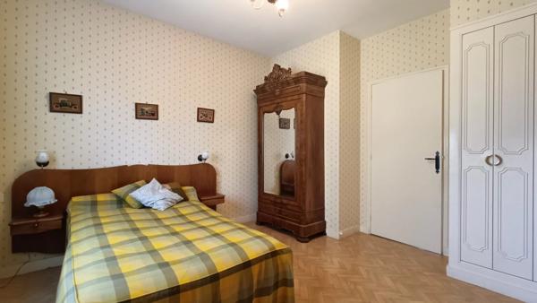 MAISON ANCIENNE 6 CHAMBRES NEUVILLE DE POITOU