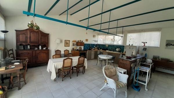 Maison à vendre |  Saint-Georges-d'Oléron |  3 pièces | 145 m²