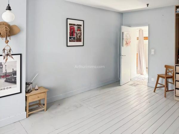 Vente                                                      Maison de ville
                        
                     7 pièces                      143 m2                     à Lagny-sur-Marne