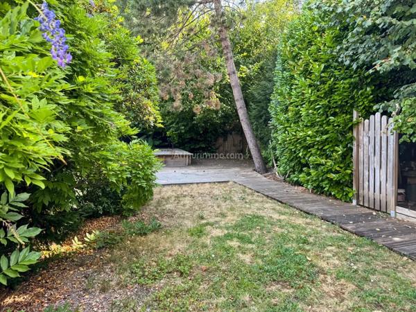 Vente                                                      Maison de ville
                        
                     7 pièces                      143 m2                     à Lagny-sur-Marne