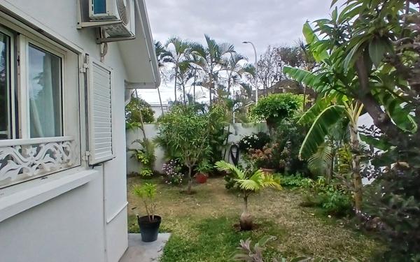 Maison à vendre    5 pièces • 185 m2 L'Étang-Salé