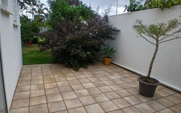 Maison à vendre    5 pièces • 185 m2 L'Étang-Salé