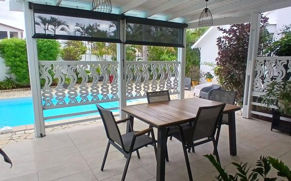 Maison à vendre    5 pièces • 185 m2 L'Étang-Salé