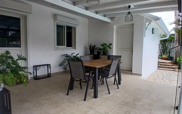 Maison à vendre    5 pièces • 185 m2 L'Étang-Salé