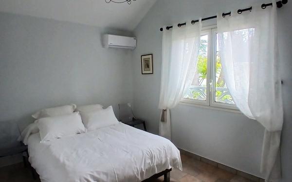 Maison à vendre    5 pièces • 185 m2 L'Étang-Salé