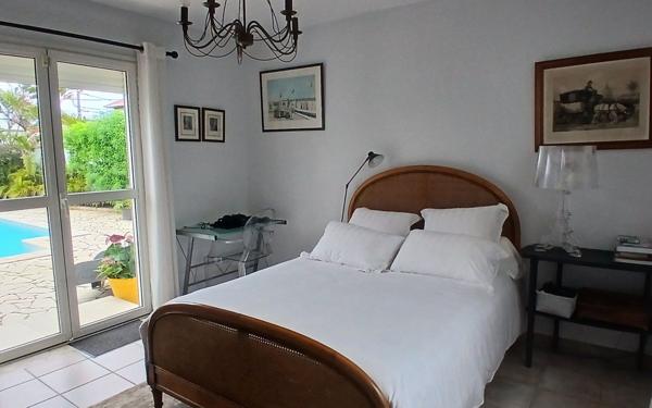 Maison à vendre    5 pièces • 185 m2 L'Étang-Salé