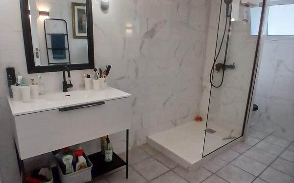 Maison à vendre    5 pièces • 185 m2 L'Étang-Salé