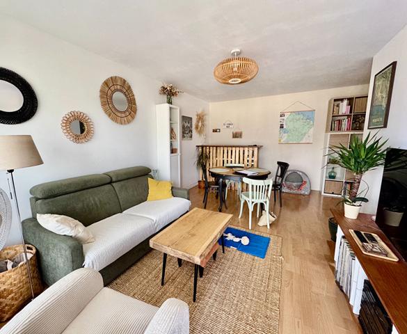 APPARTMENT T3 POITIERS CENTRE PARKING TERRASSE ET CAVE