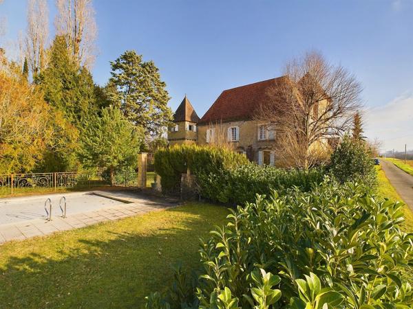 Beau manoir historique au coeur du Perigord Noir