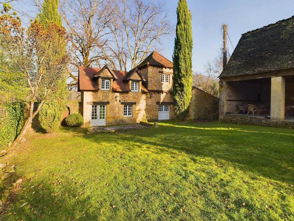 Beau manoir historique au coeur du Perigord Noir